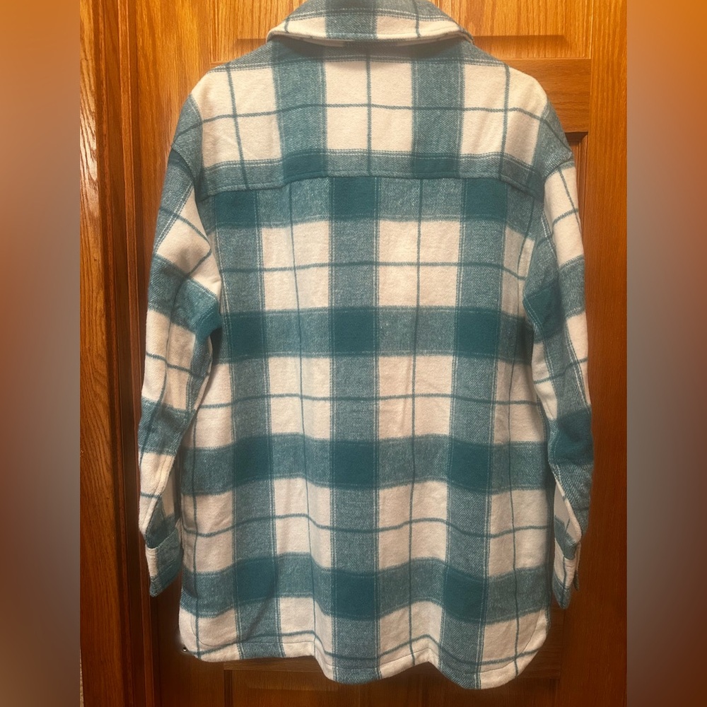 Serra Plaid Shacket L side pockets - Picture 2 of 3